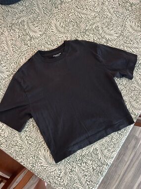 A&F Essentials Cropped Black Boxy Tee